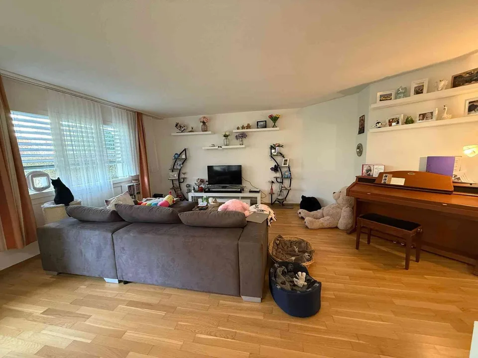 Charmante 2.5-Zimmer-Wohnung mit Balkon und Seeblick in Au ZH