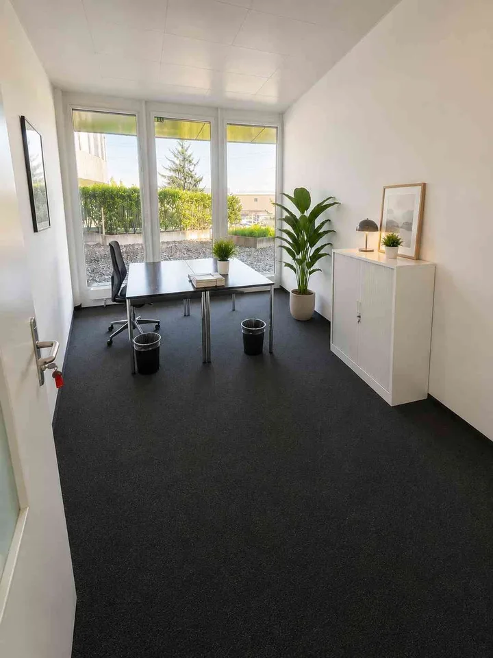 Helles und modernes Büro direktem Zugang zur Terrasse zu vermieten