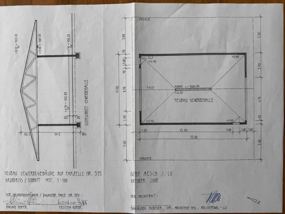 Freistehende Gewerbehalle mit Vordächer
