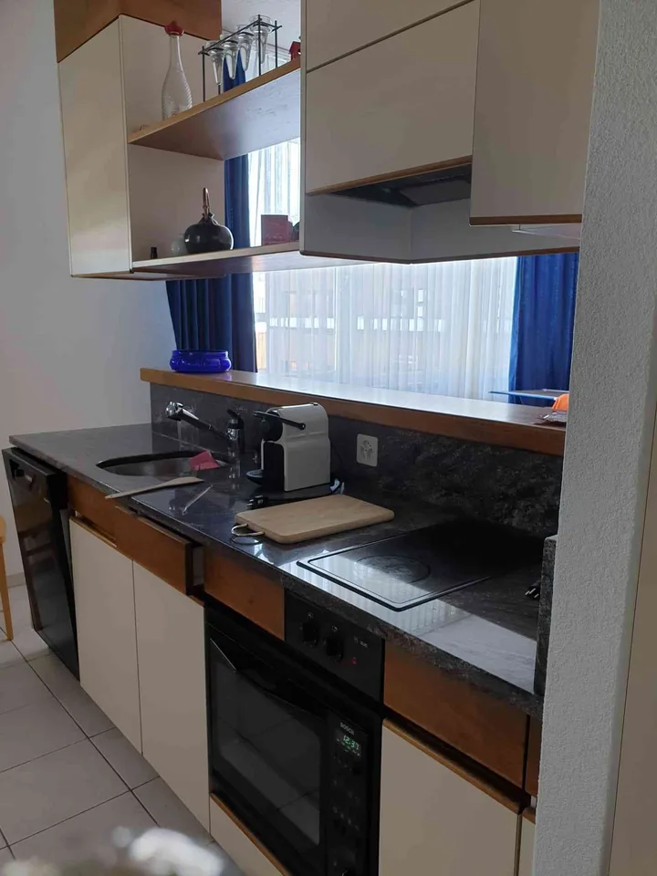Grosses 1.5 Atelier mit Küche und Badezimmer zu vermieten