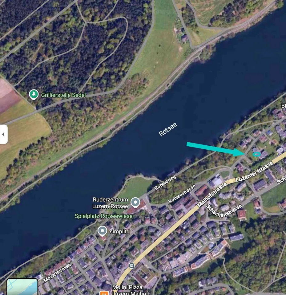 Parkplatz in Einstellhalle, Nähe Maihofbushaltestelle und Rotsee