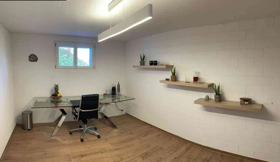 Moderner heller Hobbyraum/Büroraum/Atelier inkl Wifi/Internet