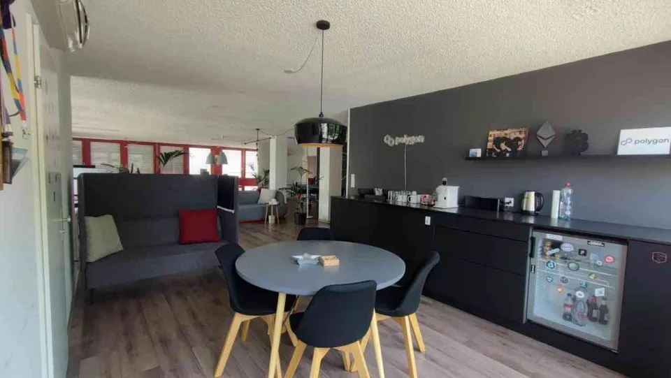 Looking for Office Mates in Zug