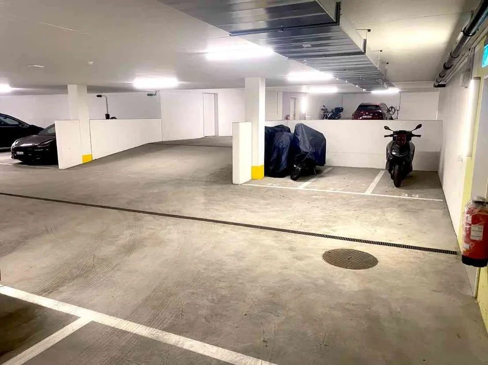 Motorrad Parkplatz in Tiefgarage zu Vermieten!!!