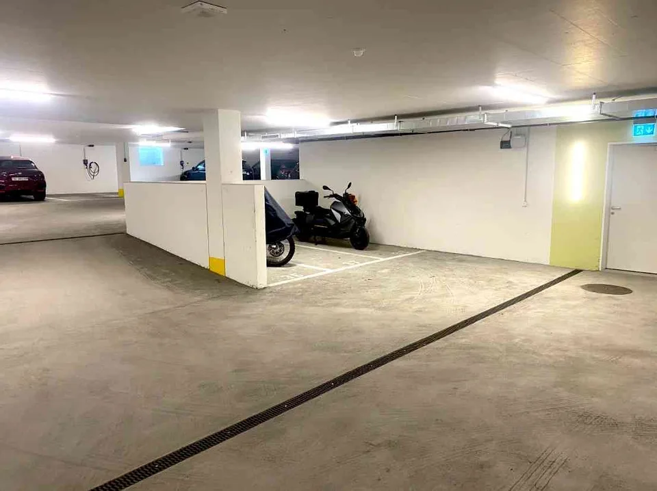 Motorrad Parkplatz in Tiefgarage zu Vermieten!!!