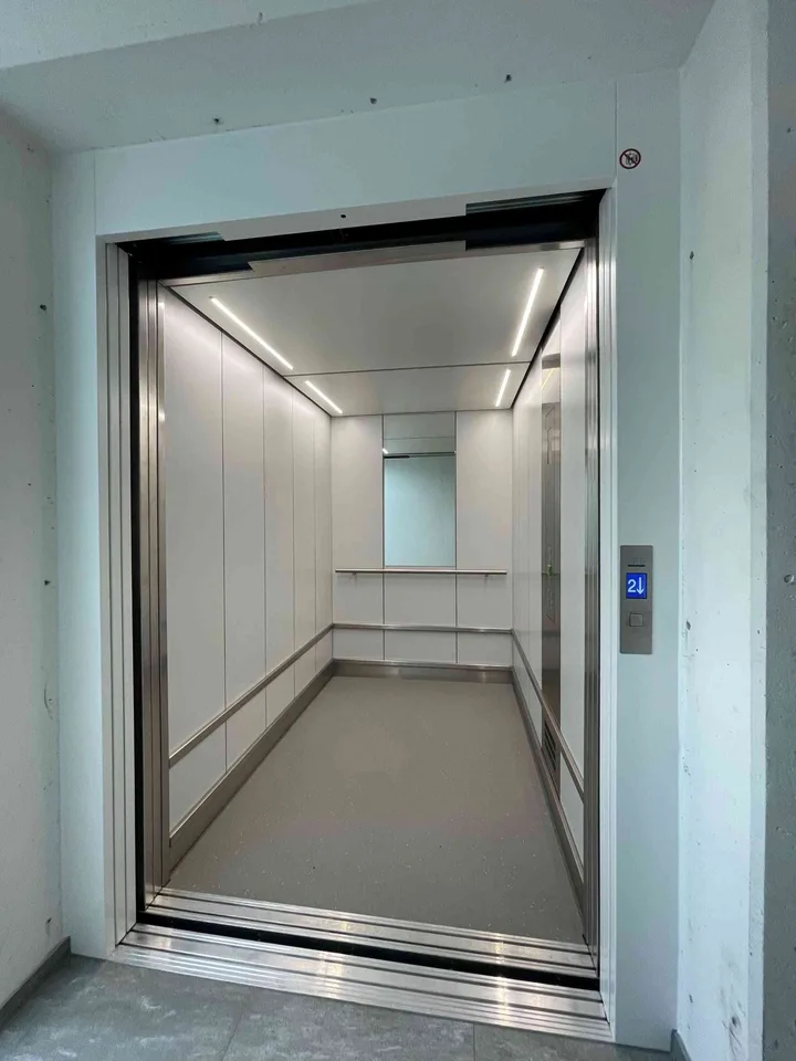 Büro, Werkstatt, Lager und Ausstellungsräume an Hauptstrasse