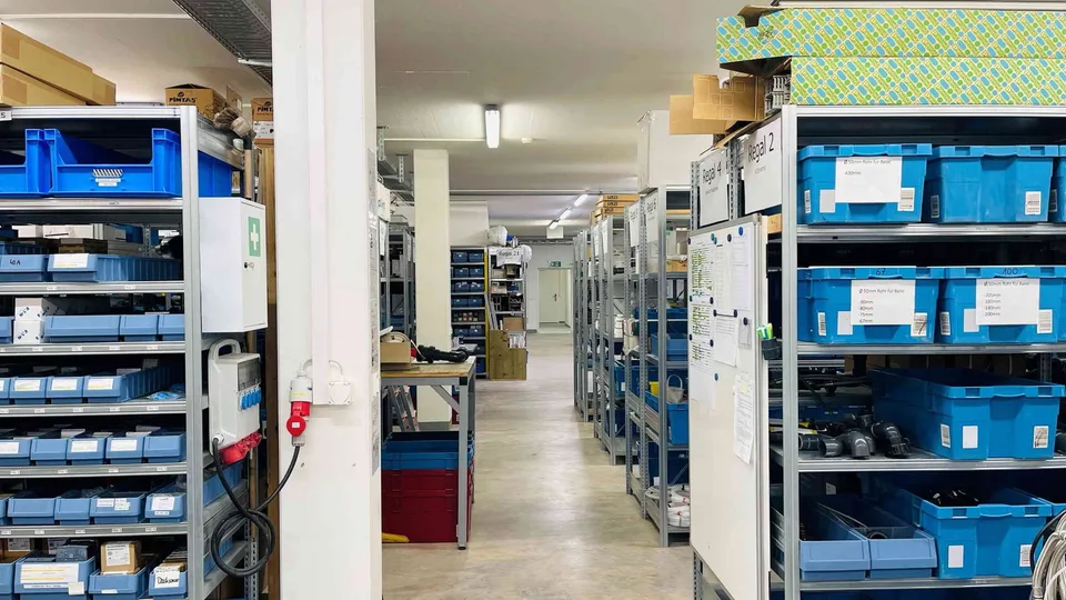 Büro, Werkstatt, Lager und Ausstellungsräume an Hauptstrasse