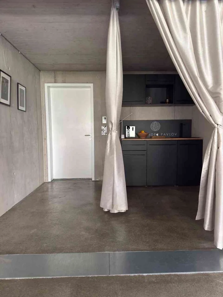 BÜROFLÄCHE ZU VERMIETEN - OFFICE SPACE FOR RENT