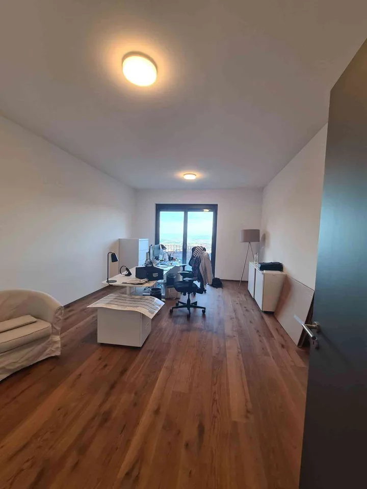 Nachmieter für Büro mit Zürichseesicht gesucht (194 m², 3. OG)