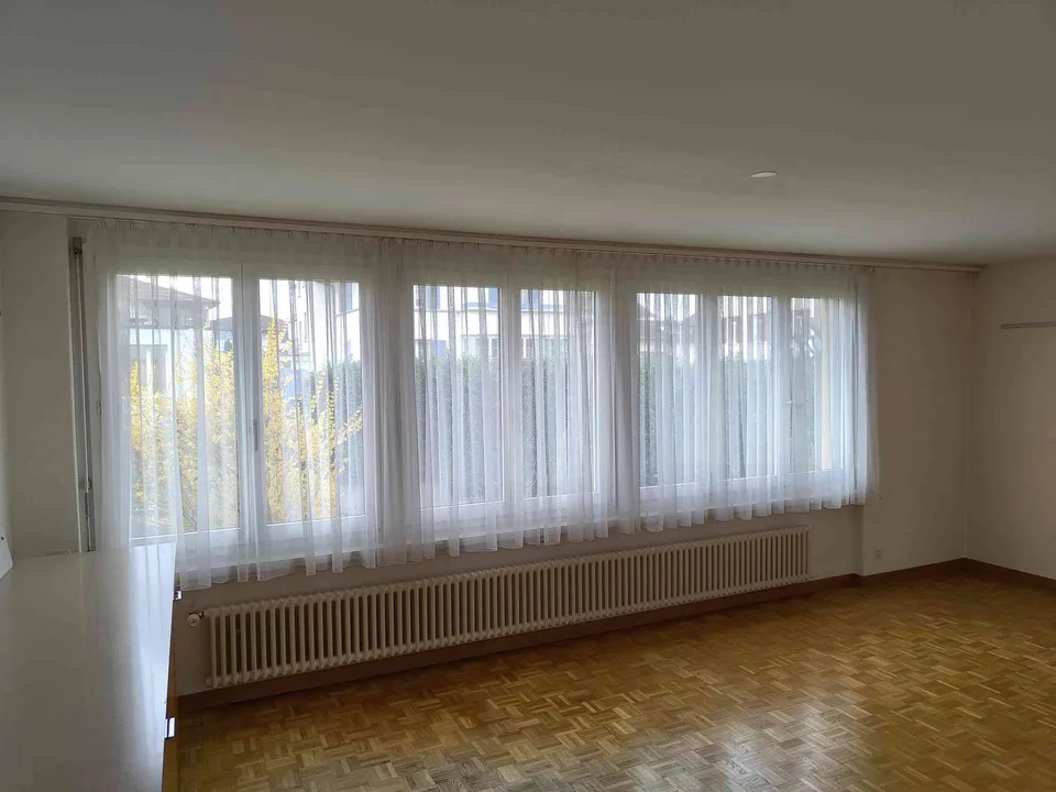 Bürofläche mit grossem Tresorraum & Panzertür – maximale Sicherheit