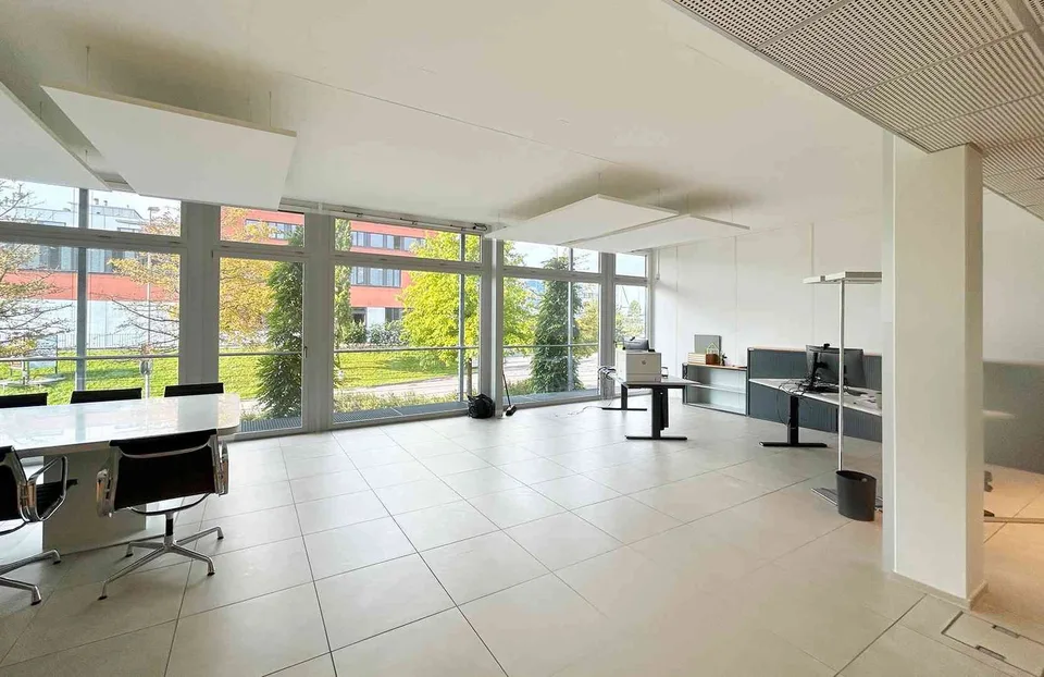 Repräsentative Bürofläche an zentraler Lage im Gewerbegeb in Hünenberg