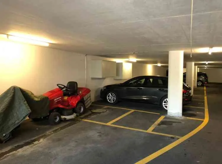 Motorradparkplätze nur noch 8St. zu vermieten in Eschenbach ab 50fr