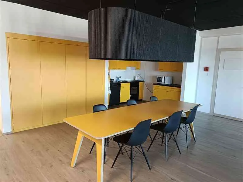 Büro in Mönchaltorf mit vielen Extras