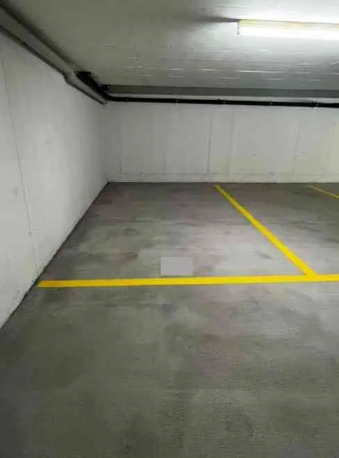 Tiefgaragenparkplatz zu vermieten