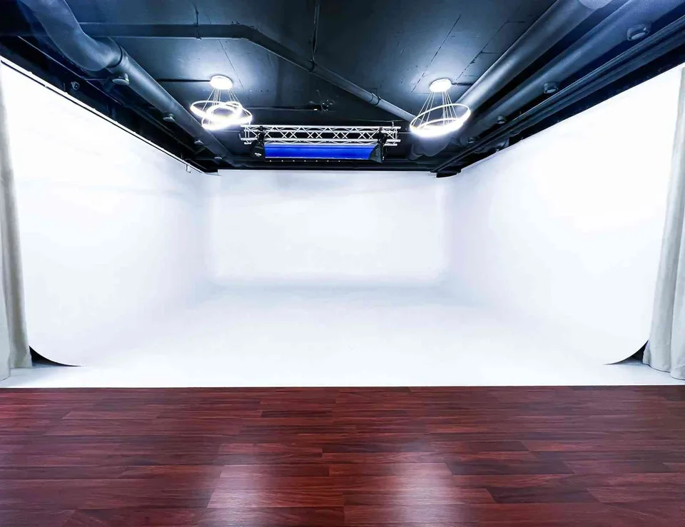 Wir suchen Studio-Mitnutzer für unser Foto- und Filmstudio!