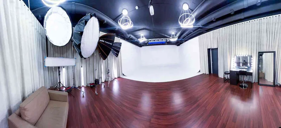 Wir suchen Studio-Mitnutzer für unser Foto- und Filmstudio!