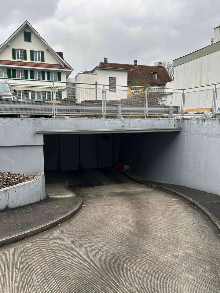 Tiefgarage im Zentrum von Baar