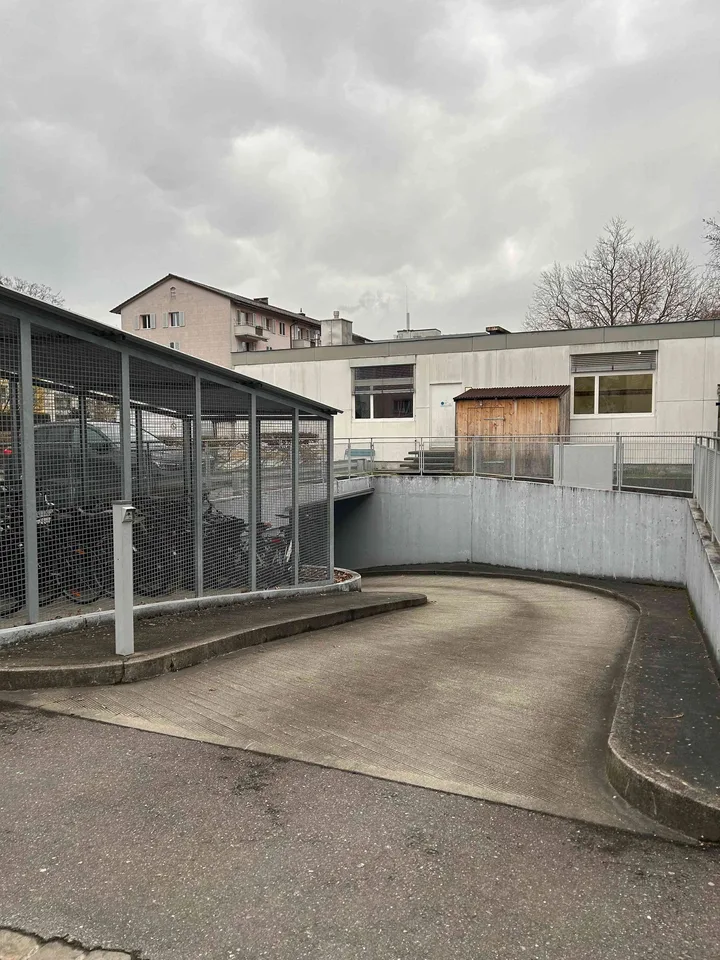 Tiefgarage im Zentrum von Baar