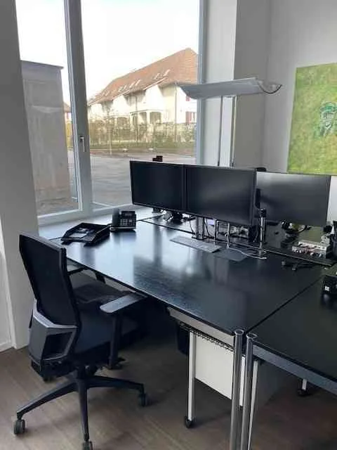 Voll möblierter Arbeitsplatz in Bürogemeinschaft