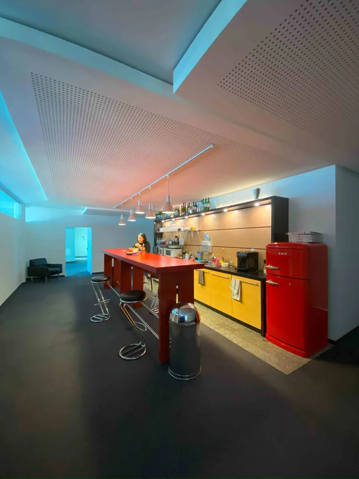 35 m2 modernes bezugbereites Büro mit Seesicht