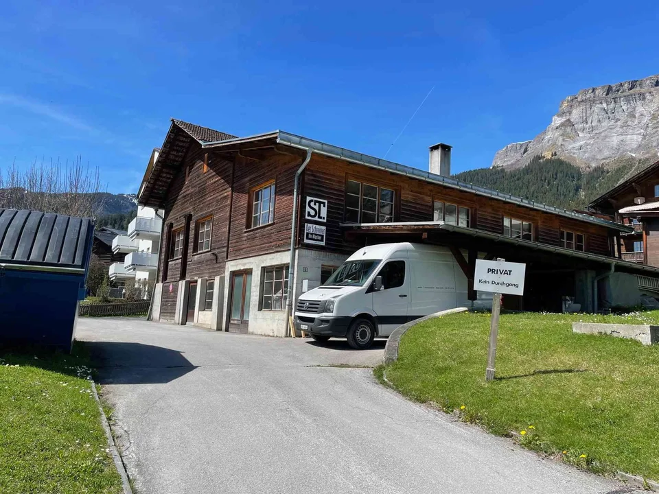 Attraktive Gewerbefläche (ca. 300 m2) an zentraler Lage in Flims Dorf