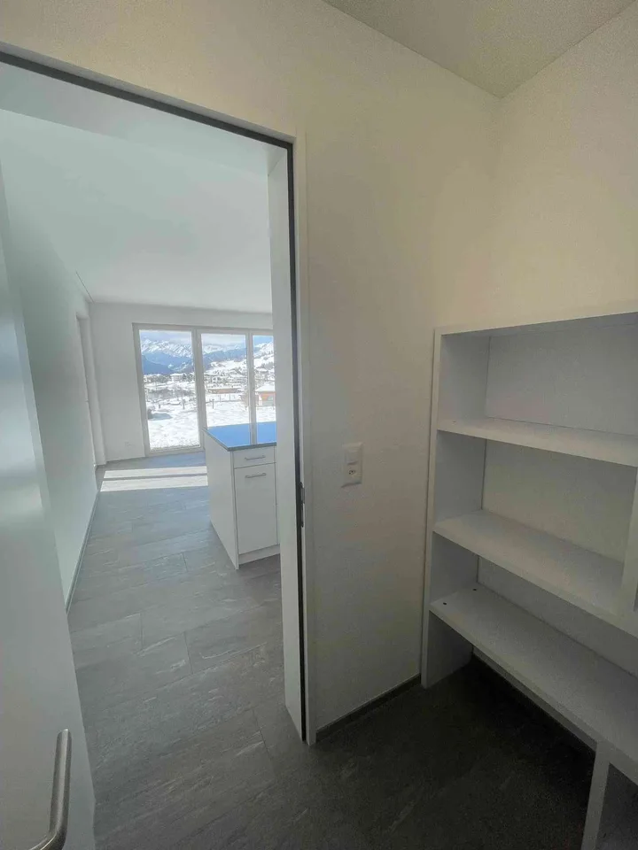 Moderne, sonnige Neubauwohnung an schönster Lage in Laax!