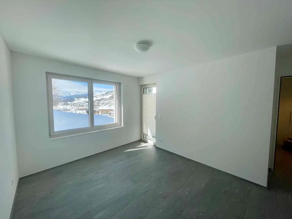 Moderne, sonnige Neubauwohnung an schönster Lage in Laax!
