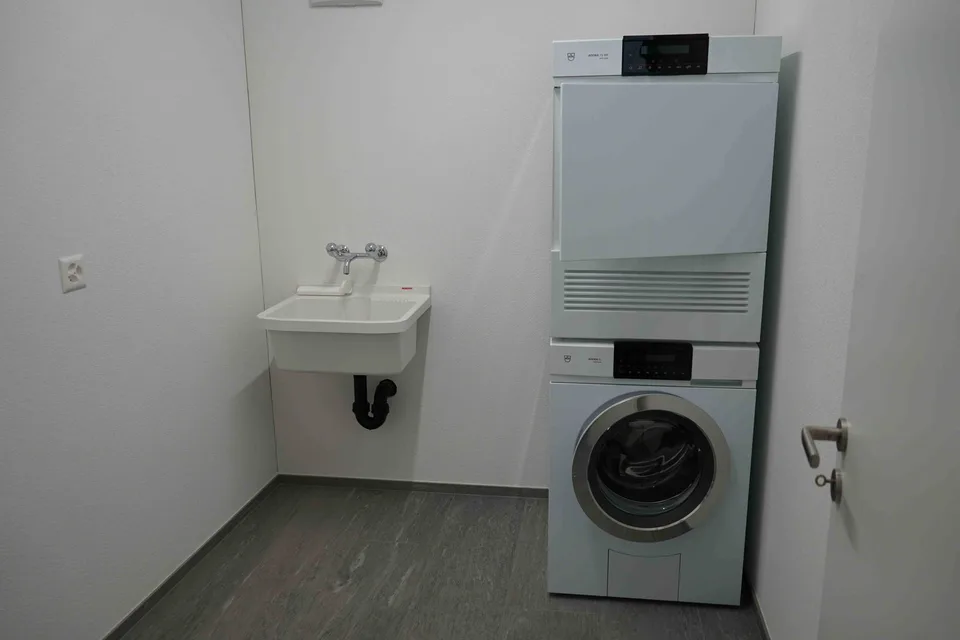 Moderne, sonnige Neubauwohnung an schönster Lage in Laax!