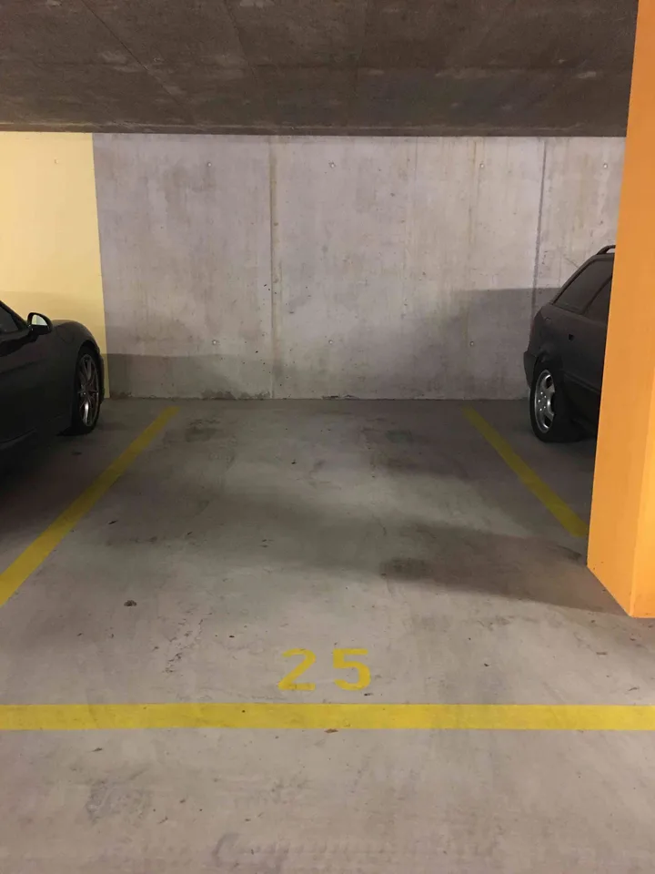 Tiefgaragenplatz zu vermieten