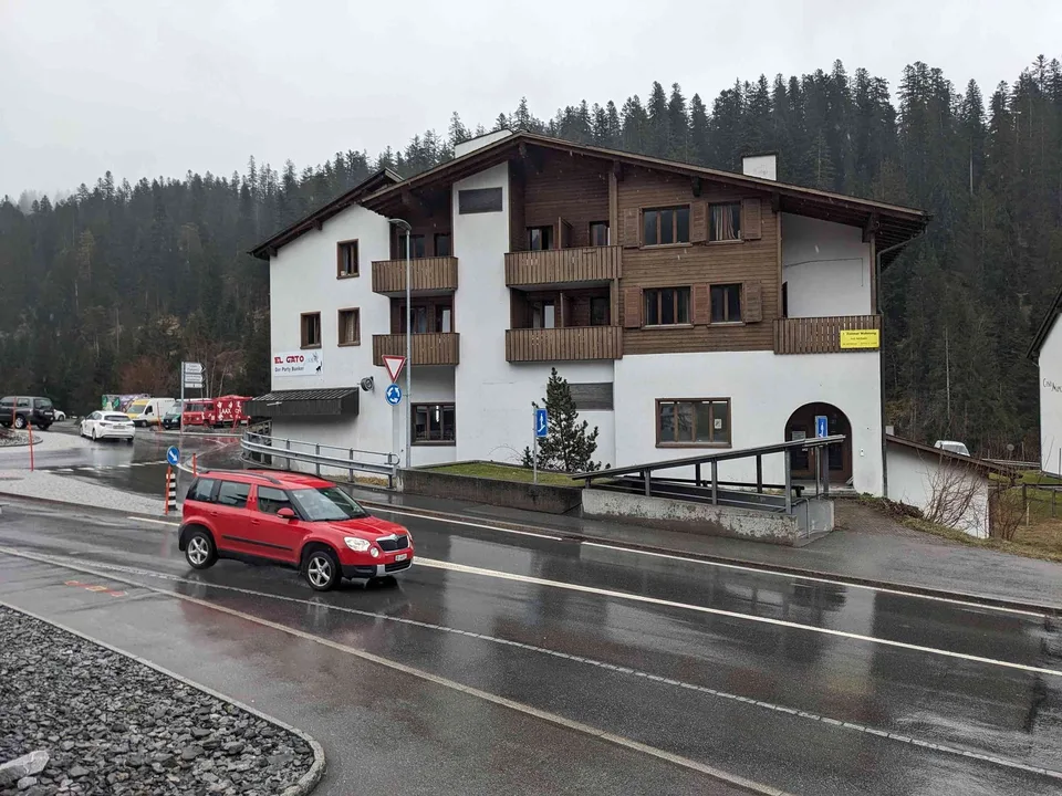 7031 Laax, "Haus Marcau-Camona" ( 25 x Studio als Hostel, Airbnb, ..)
