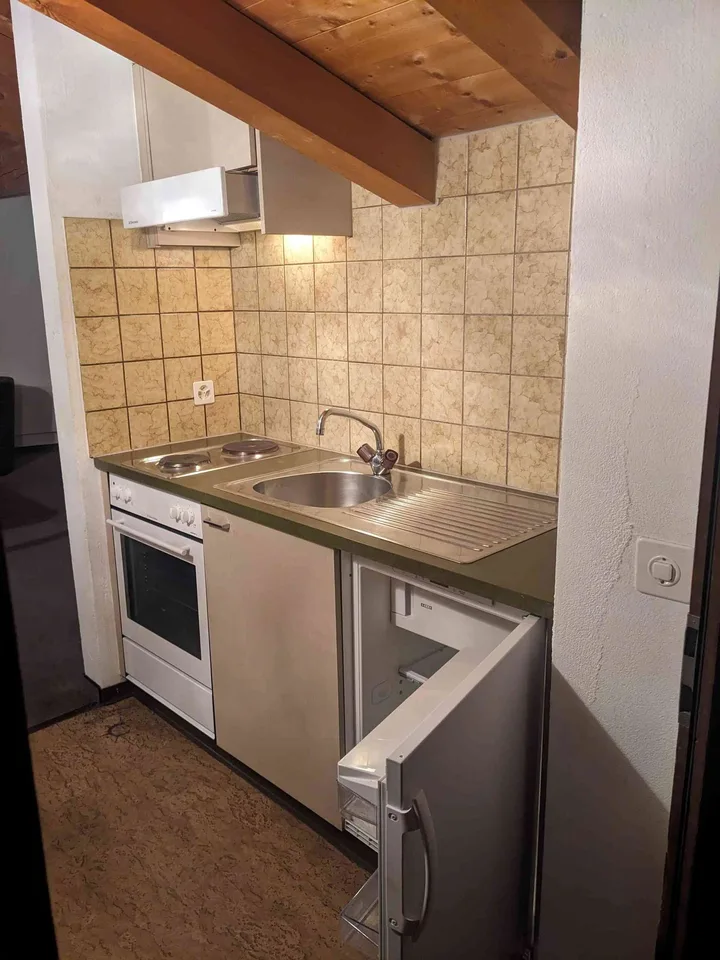 7031 Laax, "Haus Marcau-Camona" ( 25 x Studio als Hostel, Airbnb, ..)
