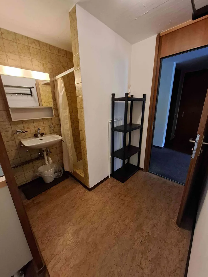 in 7031 Laax (Marcau) Monats-Zimmer mit Küche mit Dusche,.....