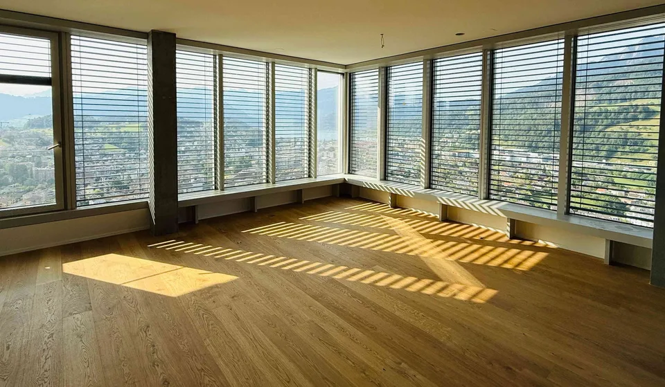 68 m² mit Seesicht 28. Stock Erstvermietung mit Einstellplatz