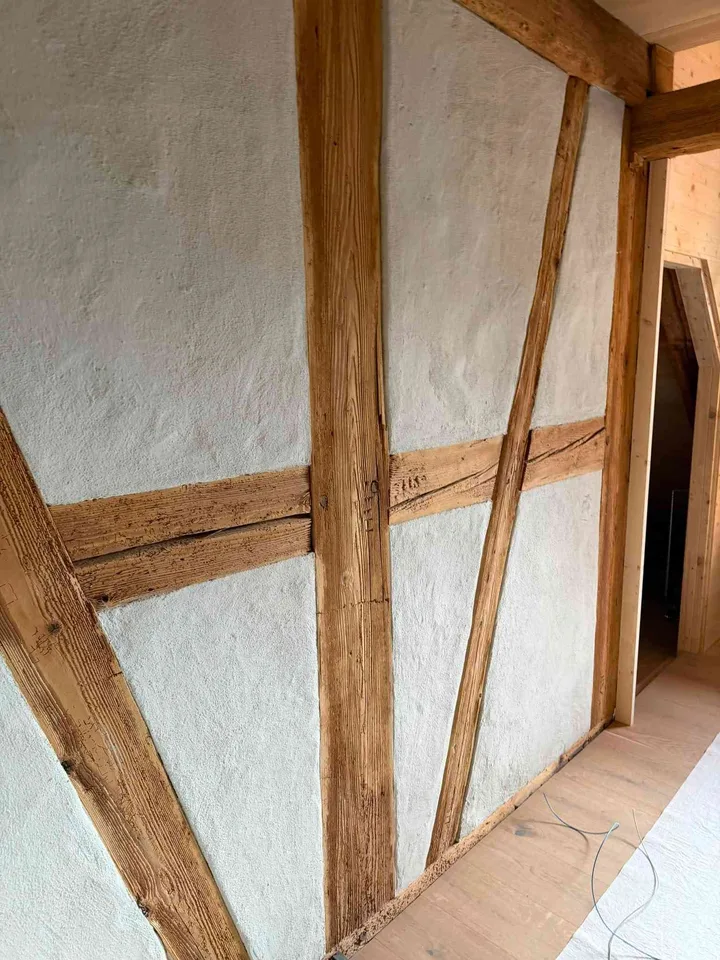 einzigartige 4.5 Zimmer Dachwohnung mitten in Schwyz – photo 11 sur 13