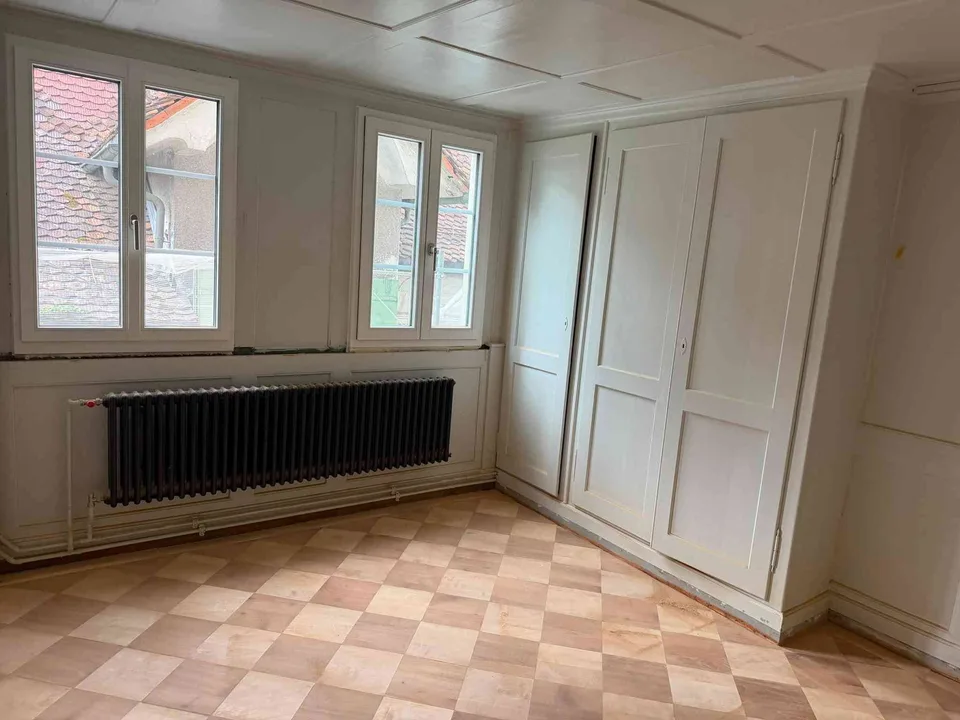 einzigartige 4.5 Zimmer Dachwohnung mitten in Schwyz – photo 9 sur 13