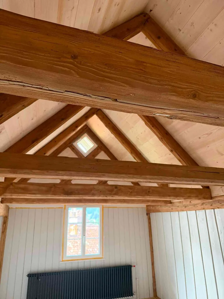 einzigartige 4.5 Zimmer Dachwohnung mitten in Schwyz – photo 10 sur 13