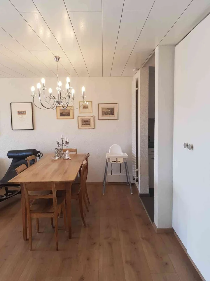 Möblierte 2-Zimmer-W. mit zwei Balkonen, See- & Bergsicht + Pool/Sauna