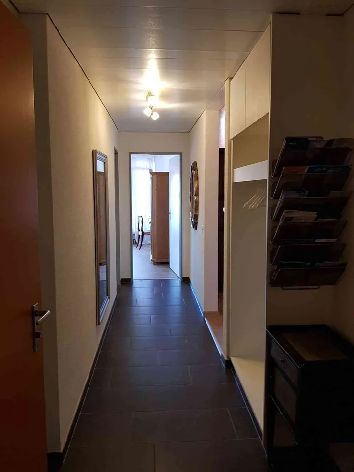 Möblierte 2-Zimmer-W. mit zwei Balkonen, See- & Bergsicht + Pool/Sauna