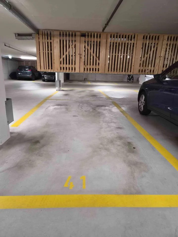 Tiefgarageparkplatz zu vermieten ab Sofort