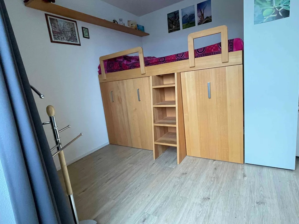 Möbliertes Zimmer