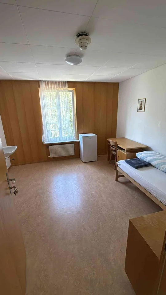 Zimmervermietung in Brunnen – zentral, flexibel