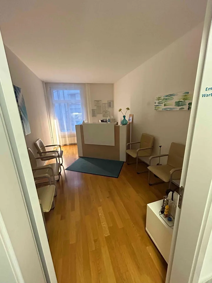 EIN THERAPIE RAUM ZU UNTERMIETEN