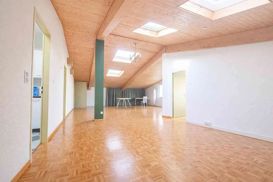 Vielseitig nutzbare Atelier-/ Gewerbefläche an zentraler Lage in Stans