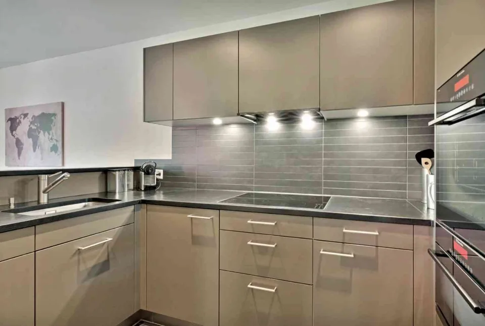 Stilvolle moderne 3 1/2 Zi Wohnung mit Balkon