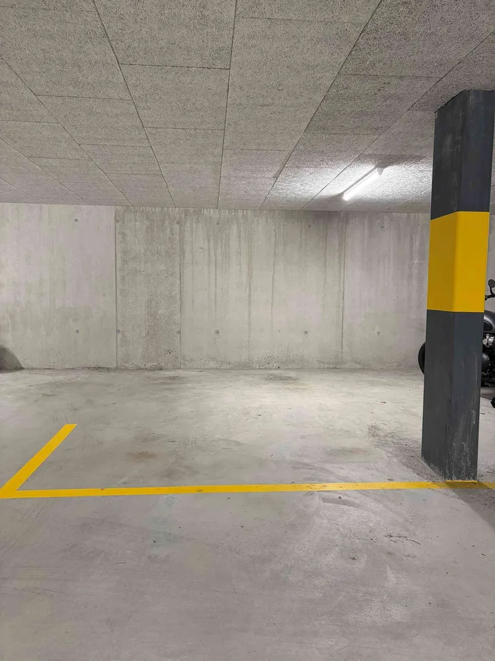 Tiefgaragen-Parkplatz zu vermieten