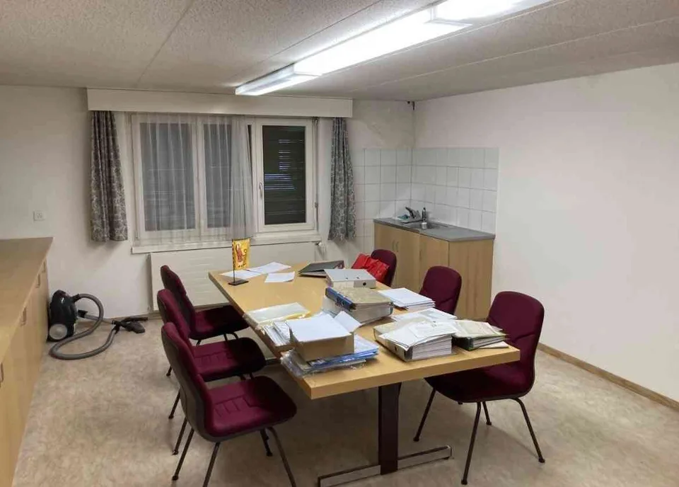 Büro- /Praxisraum zu vermieten