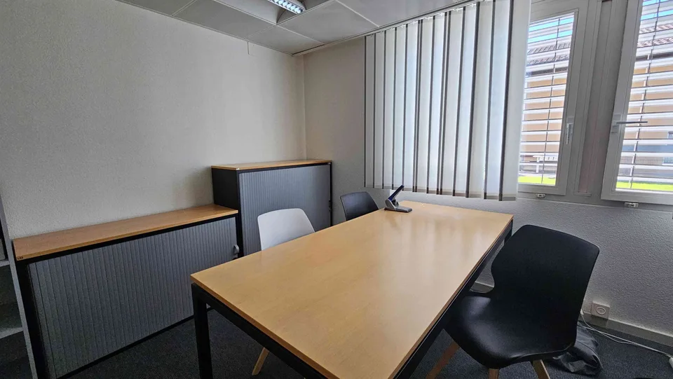 Flexible Büroflächen bis 250 m² (Teil- oder Gesamtmiete) mit Terrasse