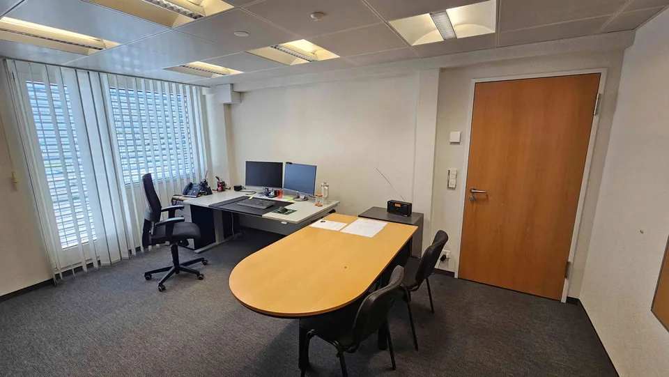 Flexible Büroflächen bis 250 m² (Teil- oder Gesamtmiete) mit Terrasse
