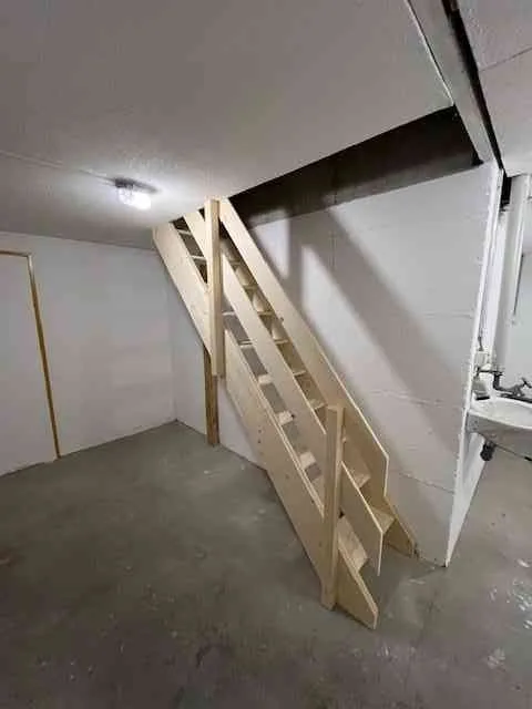 Lagerraum zu vermieten (2 Stockwerke, Fläche total ca. 48 m2)