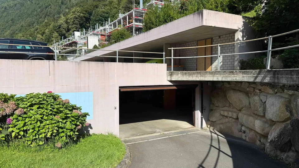 Einstellhallenplatz in Parkgarage